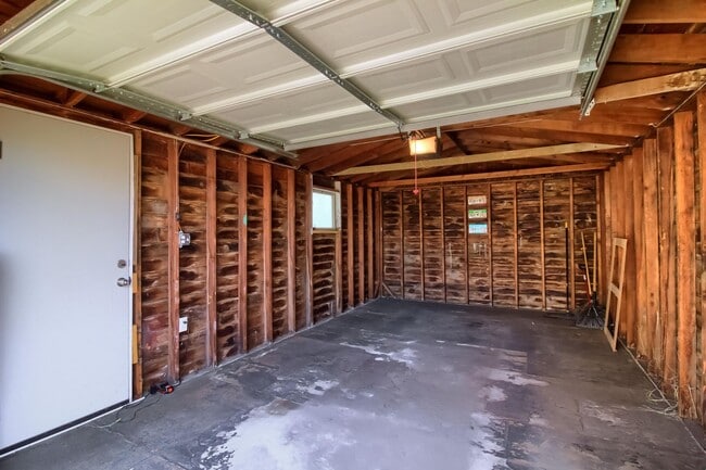 Building Photo - Modern Elegance in Denver: Recently Renovated 2BR/1BA Gem with Detached Garage and Fenced Yard!