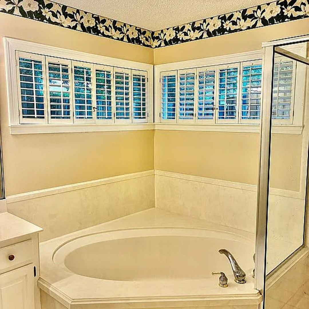 Building Photo - 7221 Lakewood Rd