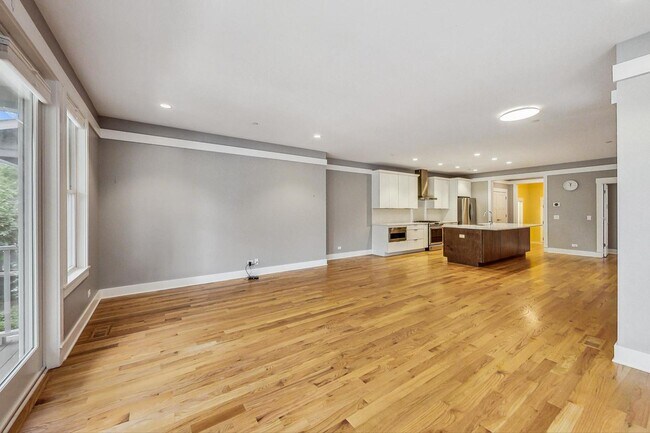 Building Photo - 8101 Floral Ave