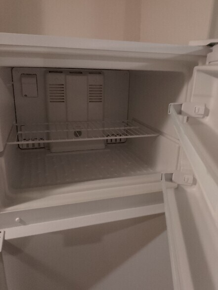 Building Photo - 675 7th St