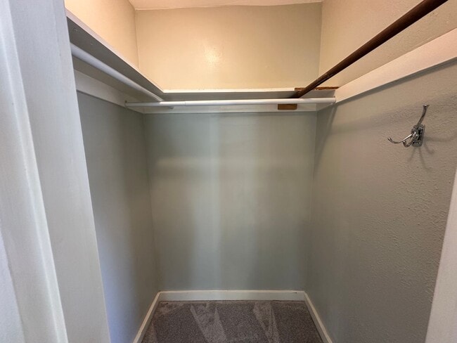 Building Photo - 514 E Charnwood St