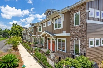 Building Photo - 3 bed/3 bath Luxury Townhouse Walking Distance to FSU Campus! Available Fall 2026!