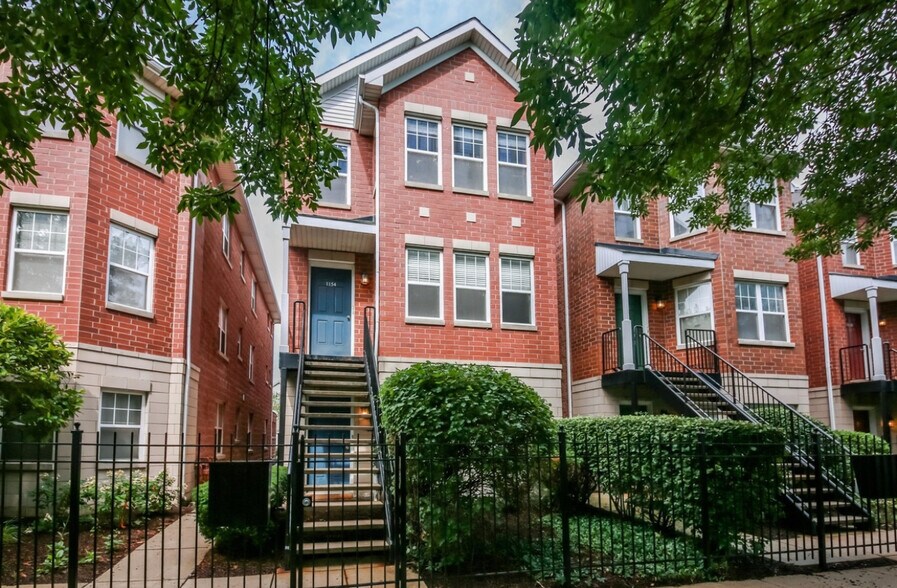 Front - 1154 N Howe St