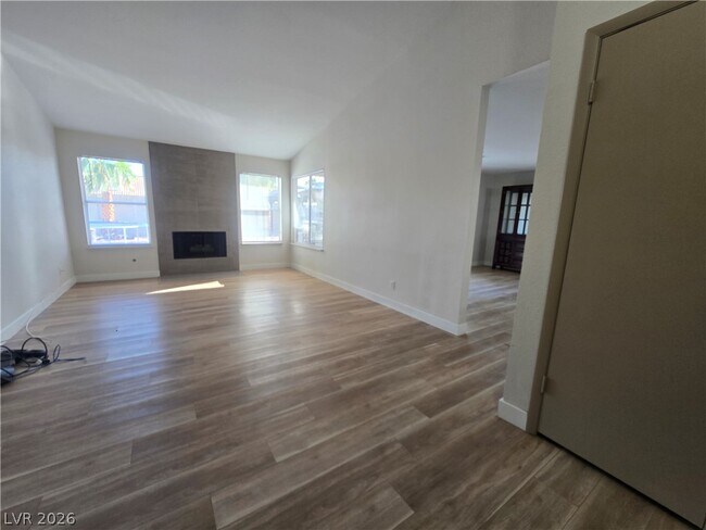 Building Photo - 6413 Sterling Springs Pkwy