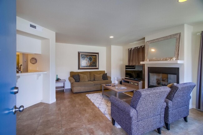 Building Photo - 803 El Carmel Pl