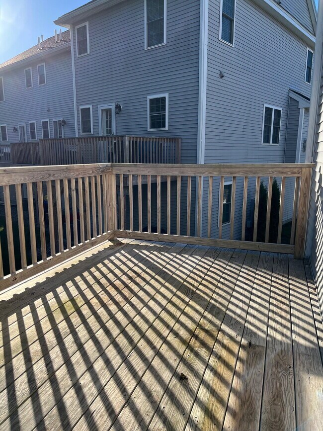 Building Photo - Gorgeous and newly renovated townhouse-style condo in Salisbury, MA.