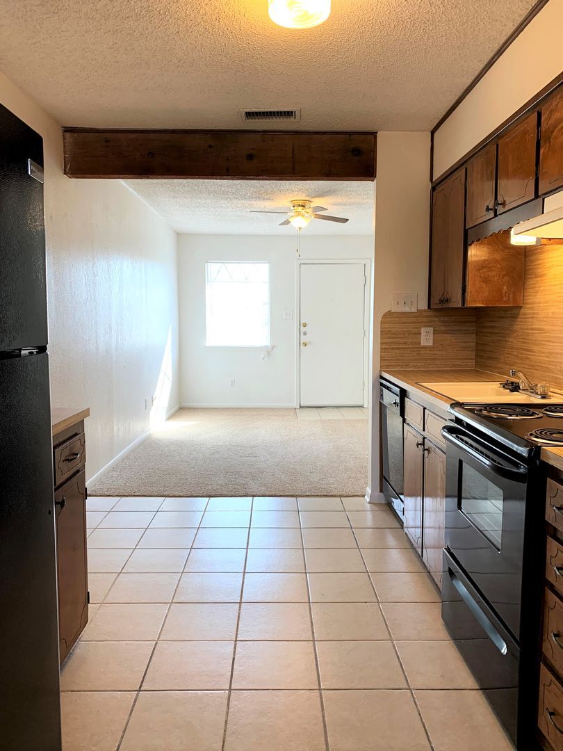 Building Photo - 917 N 7th St