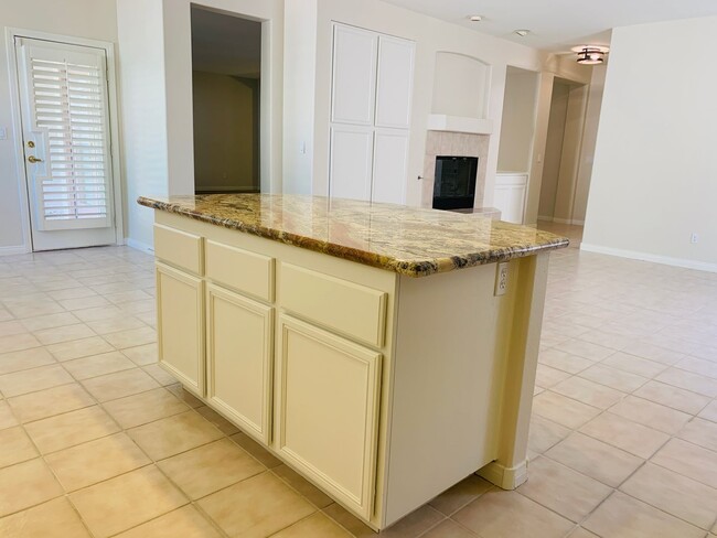 Building Photo - Beautiful home in Green Valley