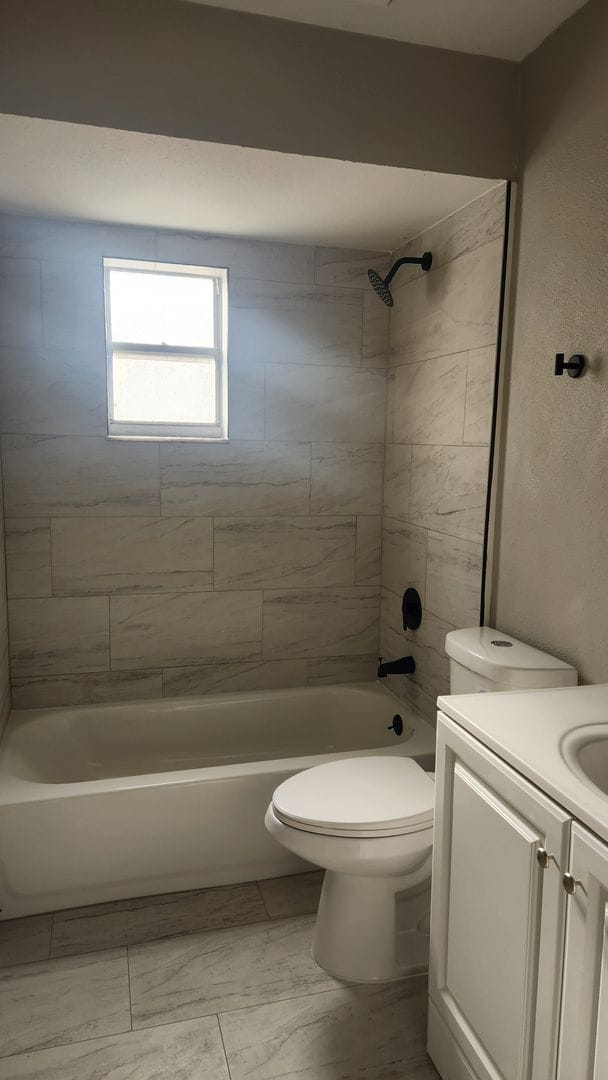 Building Photo - 3 bedroom 2 bath Ormond