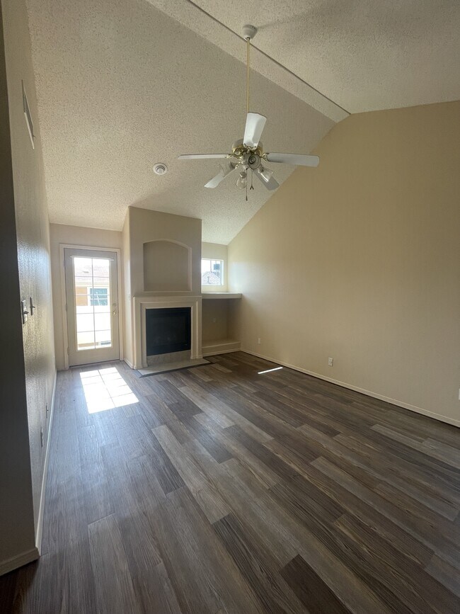 Building Photo - 3708 Prairie Rose St