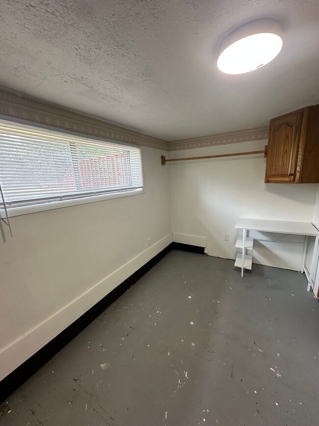 Building Photo - 3 BR HOME-BRIARWOOD SUBDIVISION