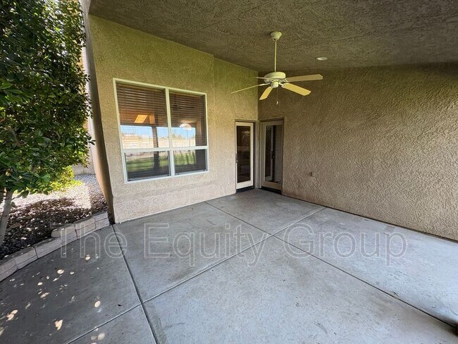 Building Photo - 1422 E Mesa Ct