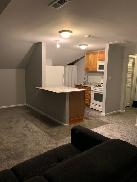 Building Photo - 7147 S Princeton Ave