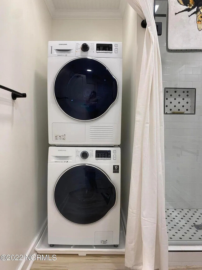 Washer and Dryer - 880 N Ashe St