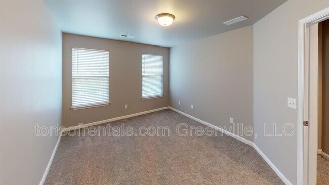 Building Photo - 433 Woodbark Ct