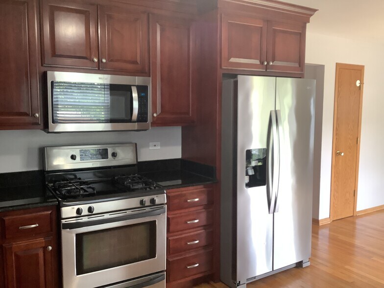 Building Photo - 5209 Sunmeadow Dr