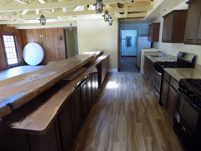 Building Photo - 740 W Foothill Blvd