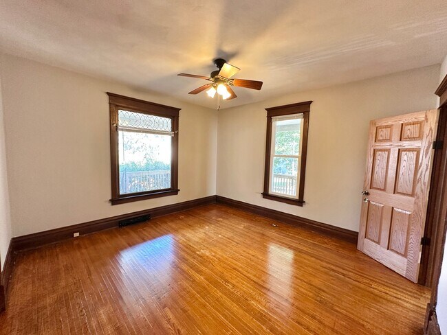 Building Photo - 226 Griffing Ave