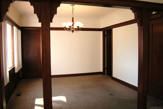 Building Photo - 3646 Crown Point Dr