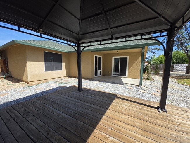 Building Photo - 3179 Sunglow Dr