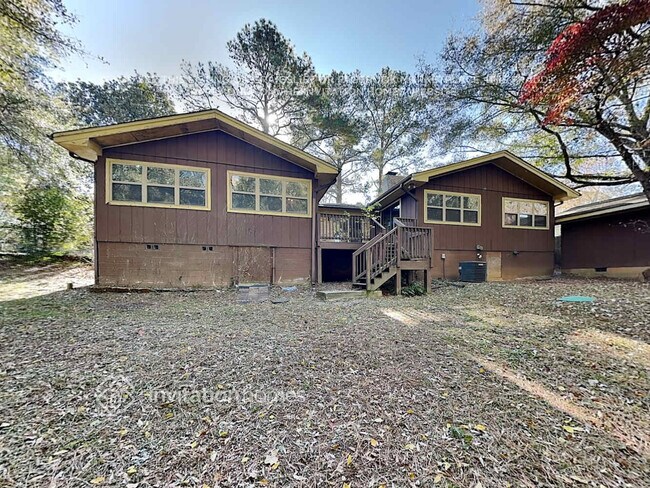 Building Photo - 4515 Lincoln Way SW