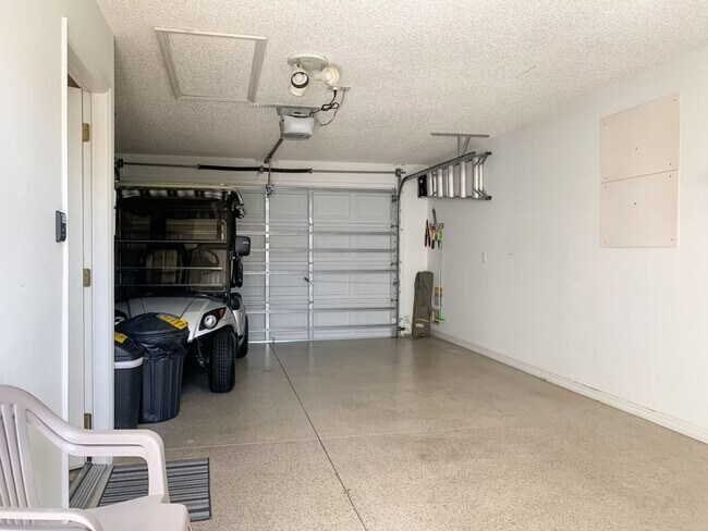 Building Photo - 1108 Davenport Dr