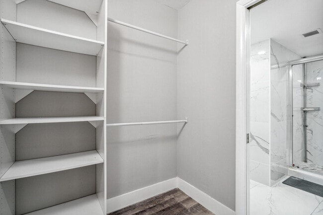 Building Photo - 1000 River Reach Dr