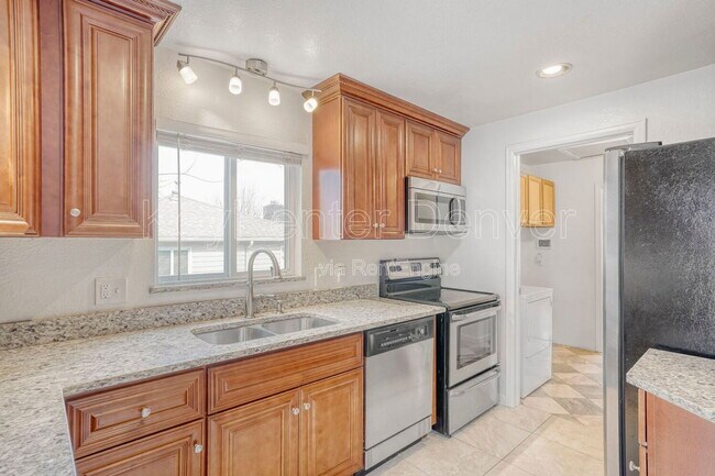 Building Photo - 4345 Gray St