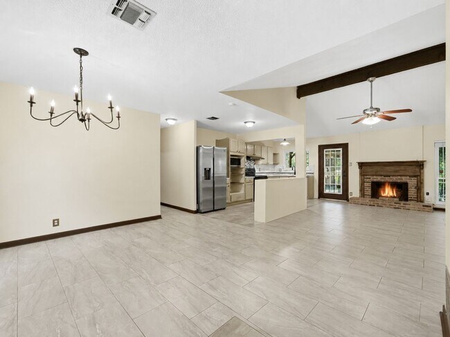 Building Photo - 1114 Churing Dr