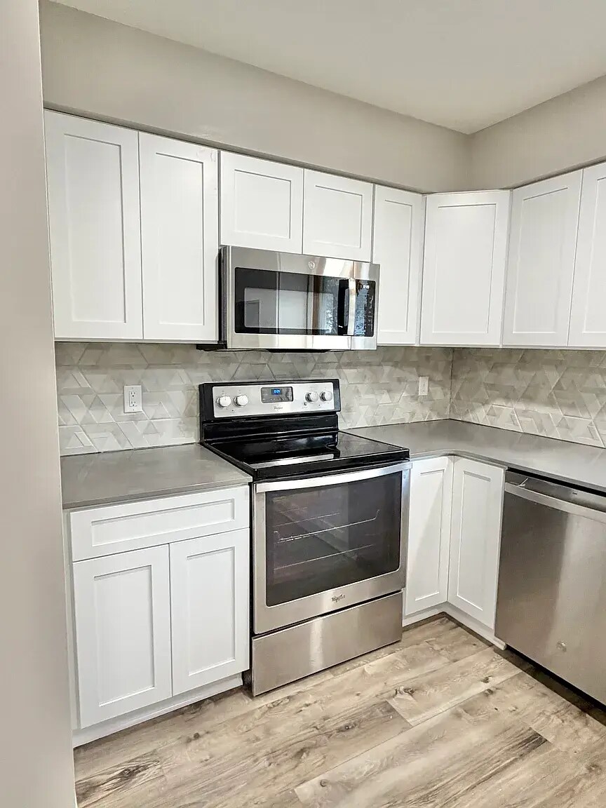 Building Photo - 6718 S 87th St