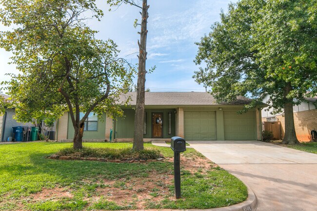 Building Photo - 8240 NW 85th St
