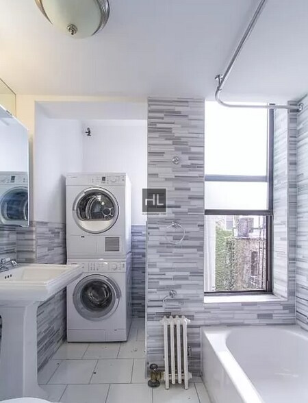 Building Photo - MOTT ST.