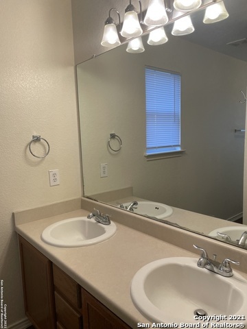 Building Photo - 10818 Indigo Creek