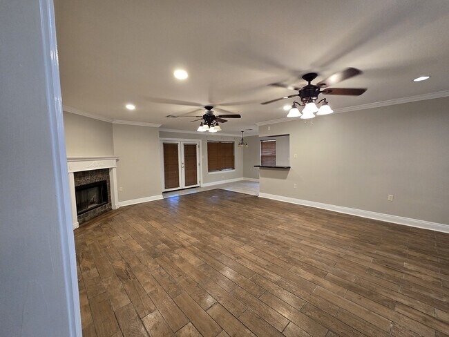 Building Photo - 3117 Bradbury St