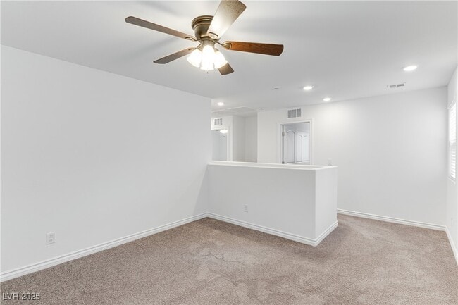 Building Photo - 371 Yellow Finch Ln