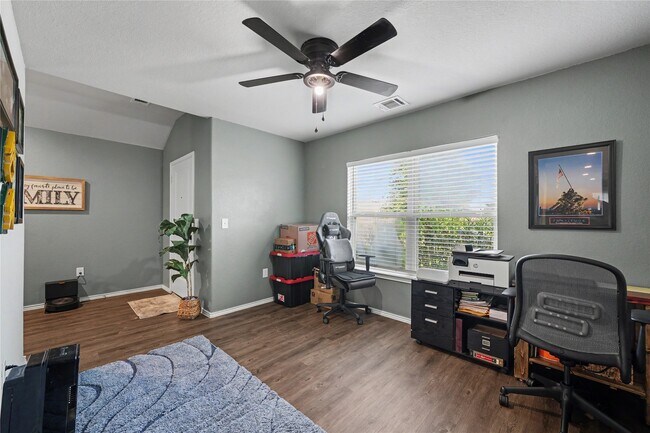 Building Photo - 20815 Acorn Valley Dr
