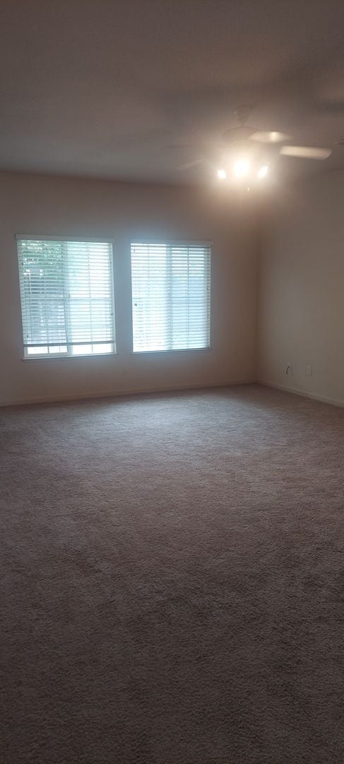 Building Photo - 689 Gateway Cir