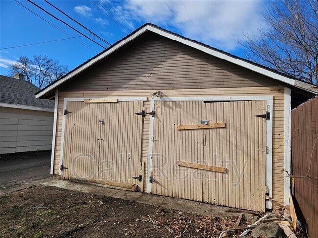 Building Photo - 2301 W Dean Ave