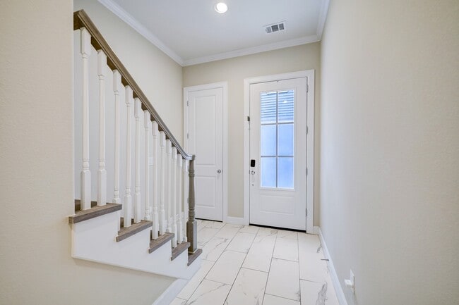 Building Photo - 2119 Naomi St