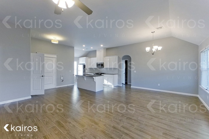 Building Photo - 713 S Patterson Dr