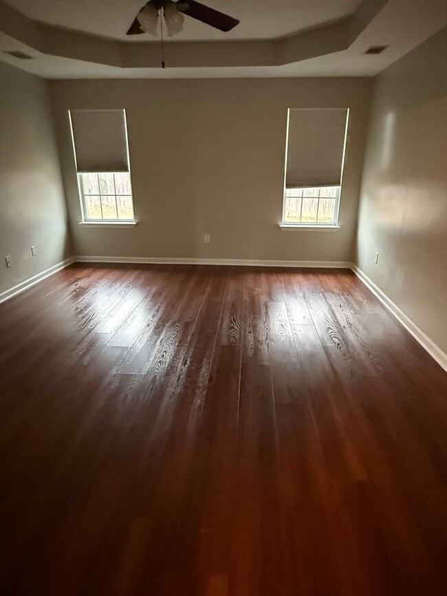 Building Photo - HOME FOR LEASE 4 BR 2 BATH RANCHSTYLE  SPLIT FLOOR PLAN AND OPEN  LARGE  FENCED BACKYARD  CONVENI...