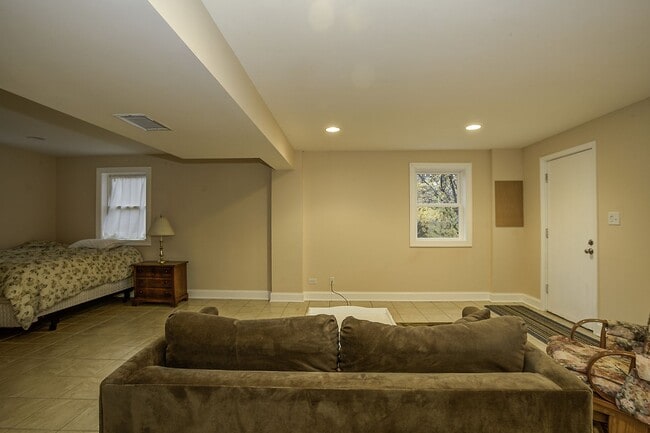 Building Photo - 110 Shasta Ct