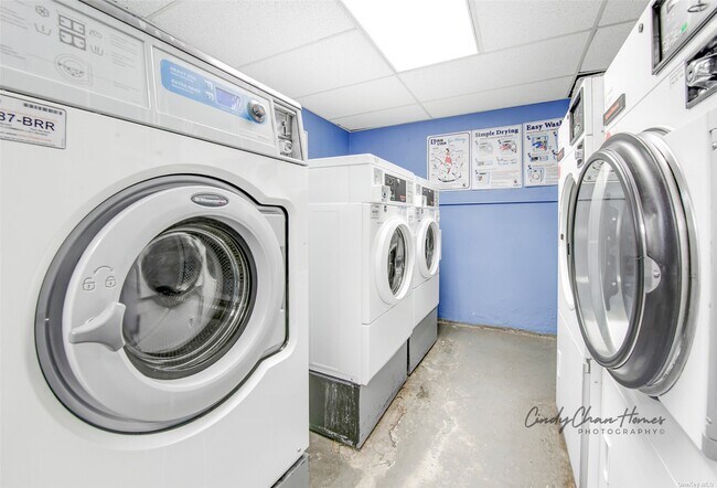 Building Photo - 102-12 65th Ave