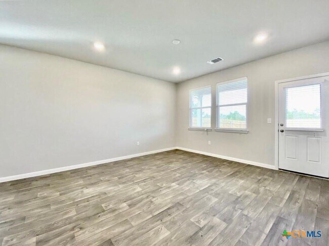 Building Photo - 3012 Tweedy Trail