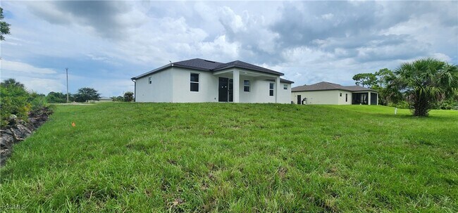 Building Photo - 1050 Eisenhower Blvd