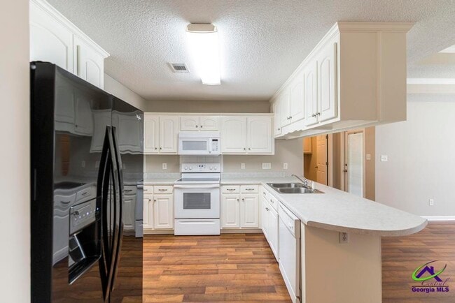 Building Photo - 462 Falkirk Dr