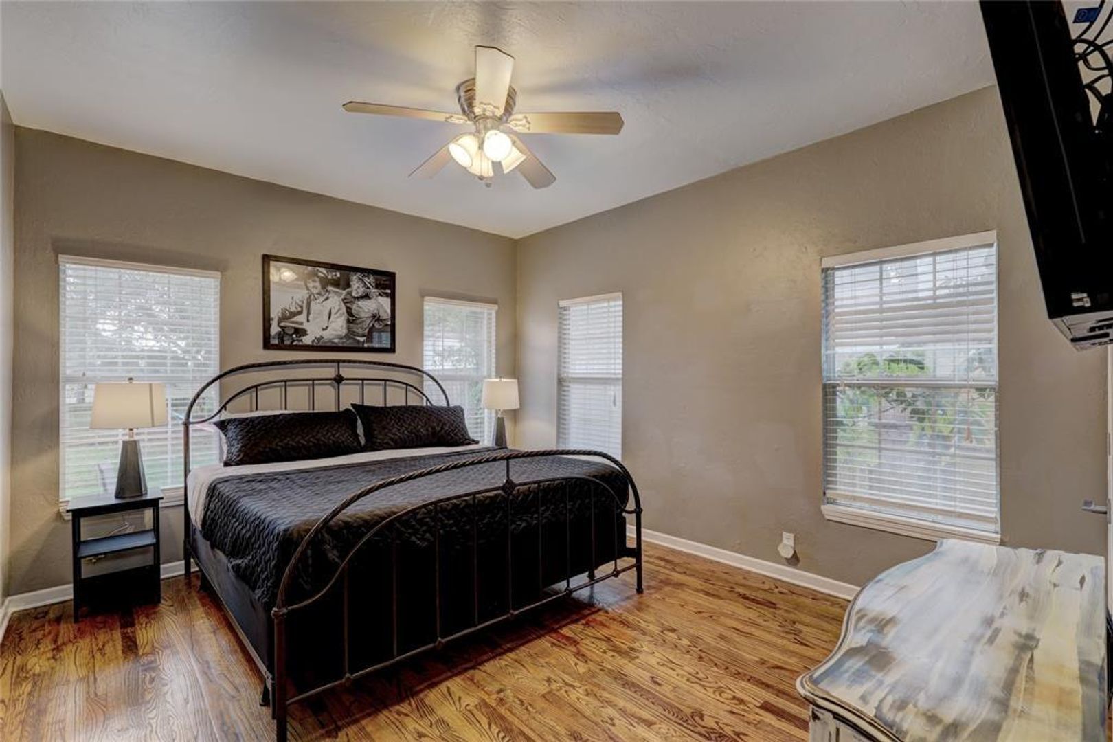 Building Photo - 2208 NW 16th St