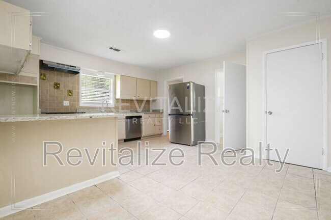 Building Photo - 2531 W David Dr