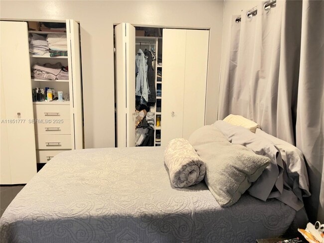 Building Photo - 3944 NE 167th St