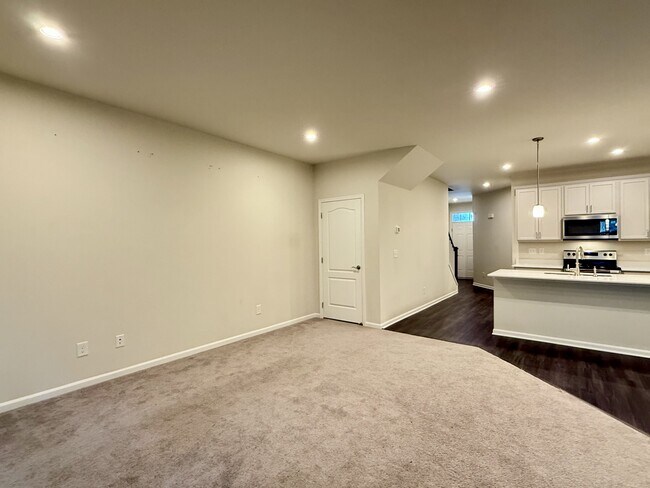 Building Photo - 2809 Willow Ct